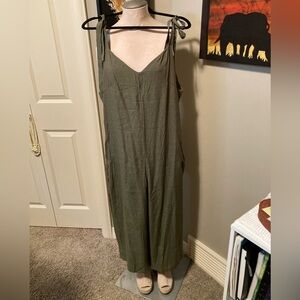 SOLD Olive Polyester Blend Cropped Pantsuit Size Medium